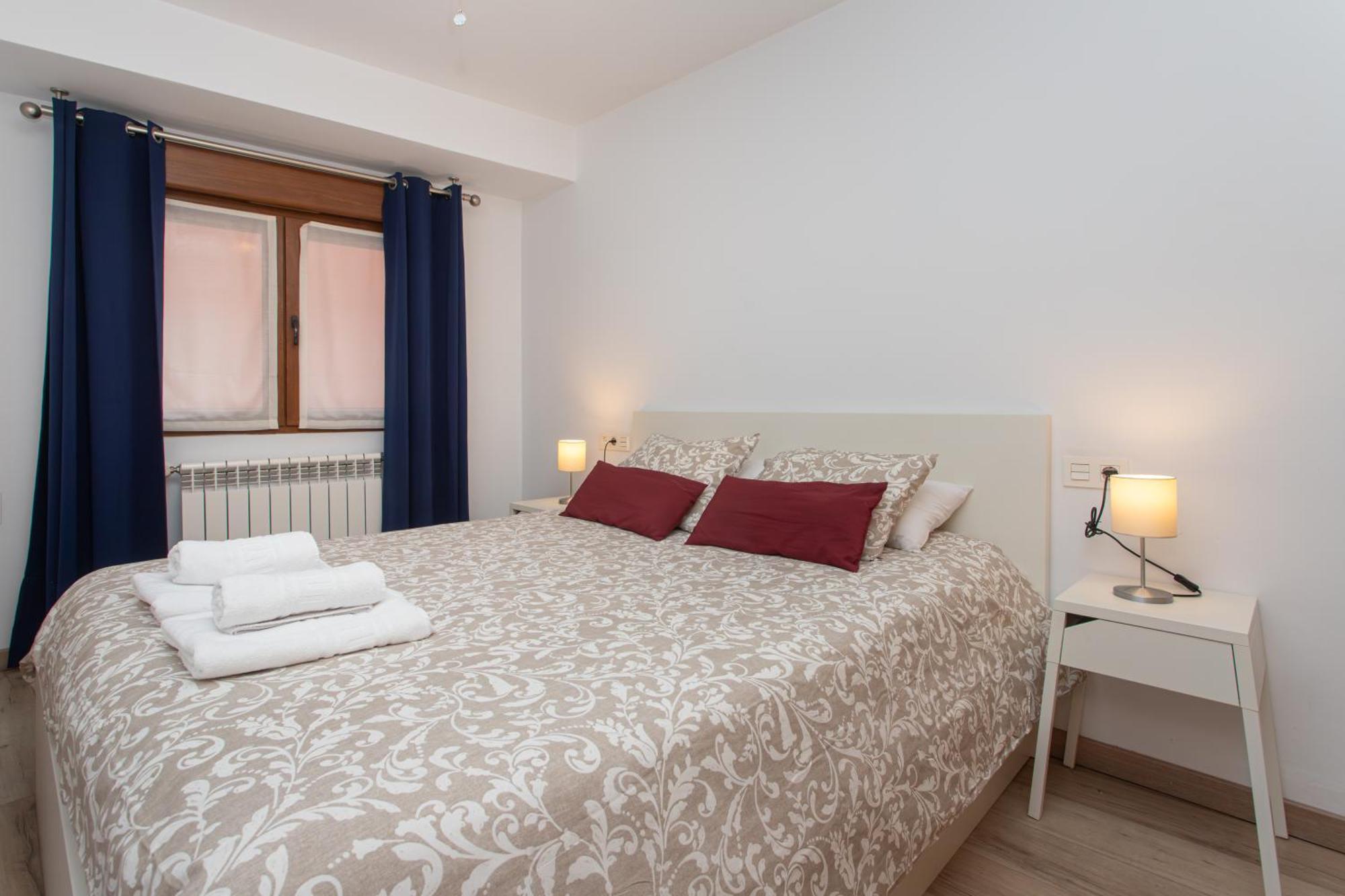 La Plaza De Cangas Apartamento Turistico Onís المظهر الخارجي الصورة