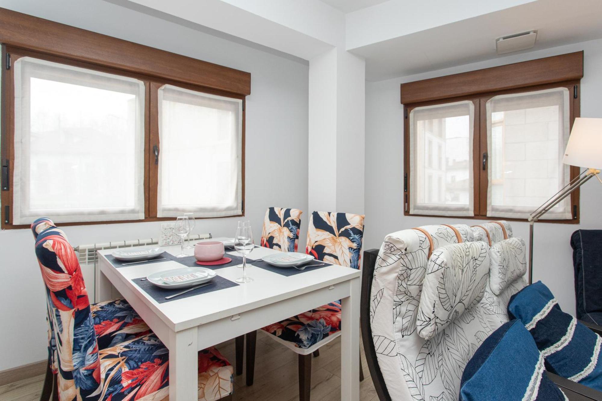 La Plaza De Cangas Apartamento Turistico Onís المظهر الخارجي الصورة